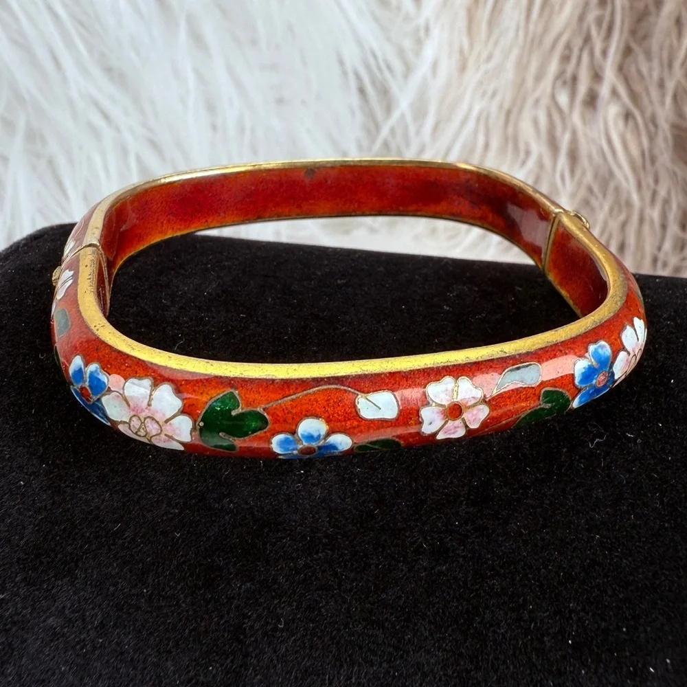 Vintage Goldtone Asian Red Orange Floral Cloisonne Hinged Square Bracelet